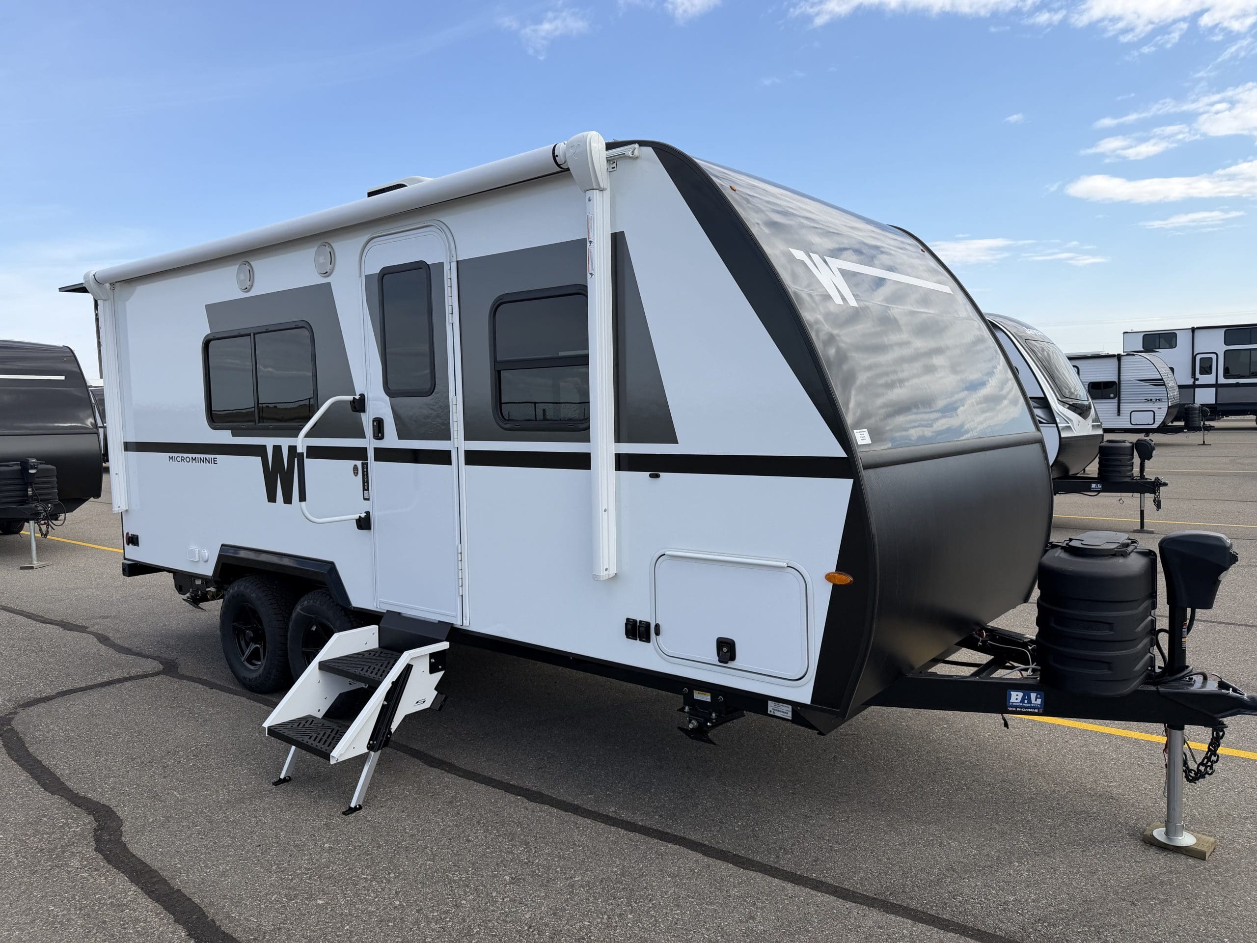 2026 WINNEBAGO MICRO MINNIE 2100BH