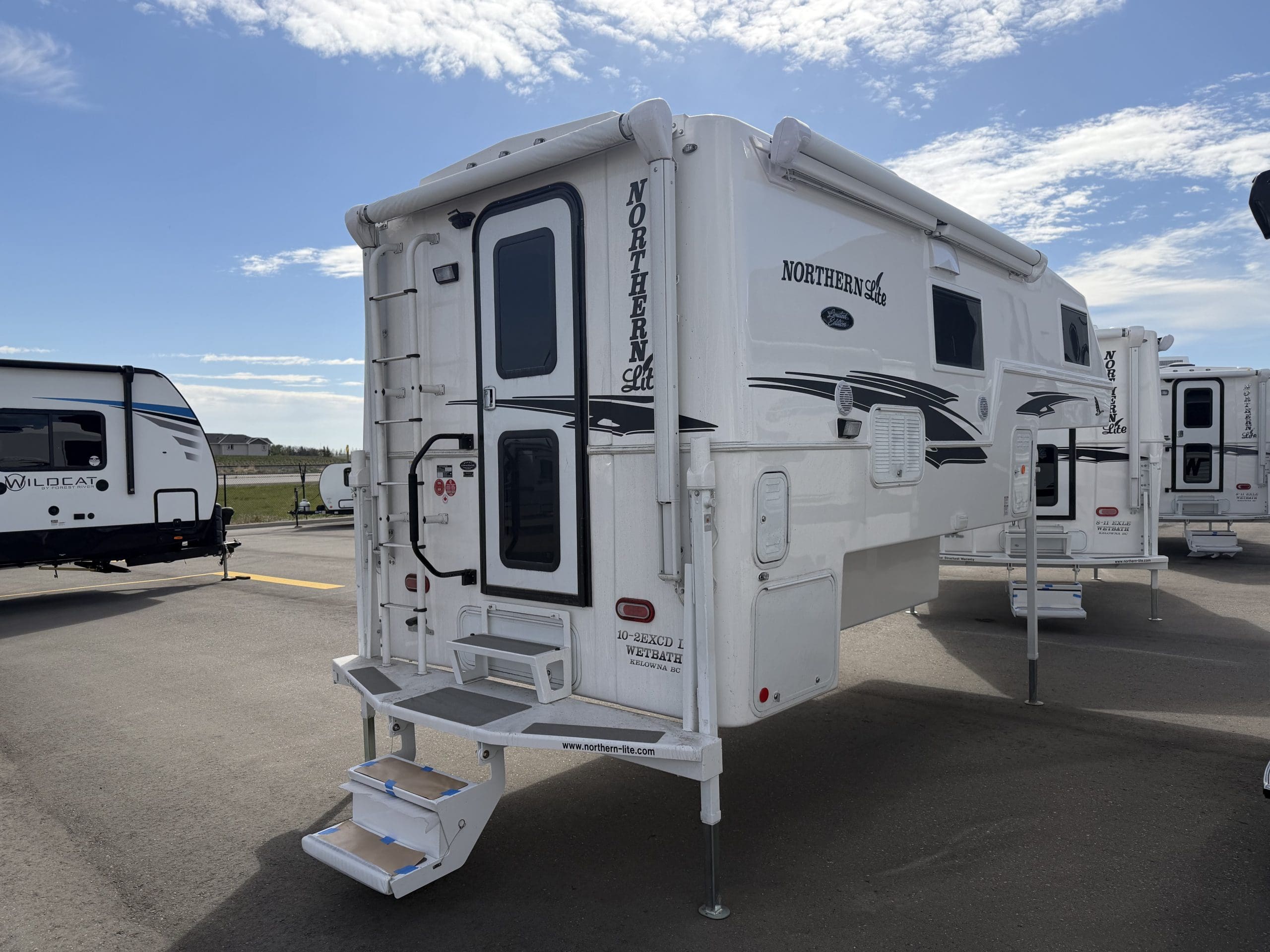 2027 NORTHERN LITE 10-2 EX WB LE