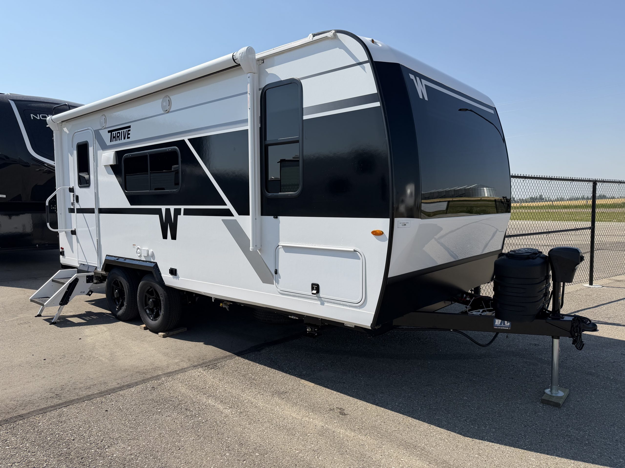 2027 WINNEBAGO THRIVE 18FBS