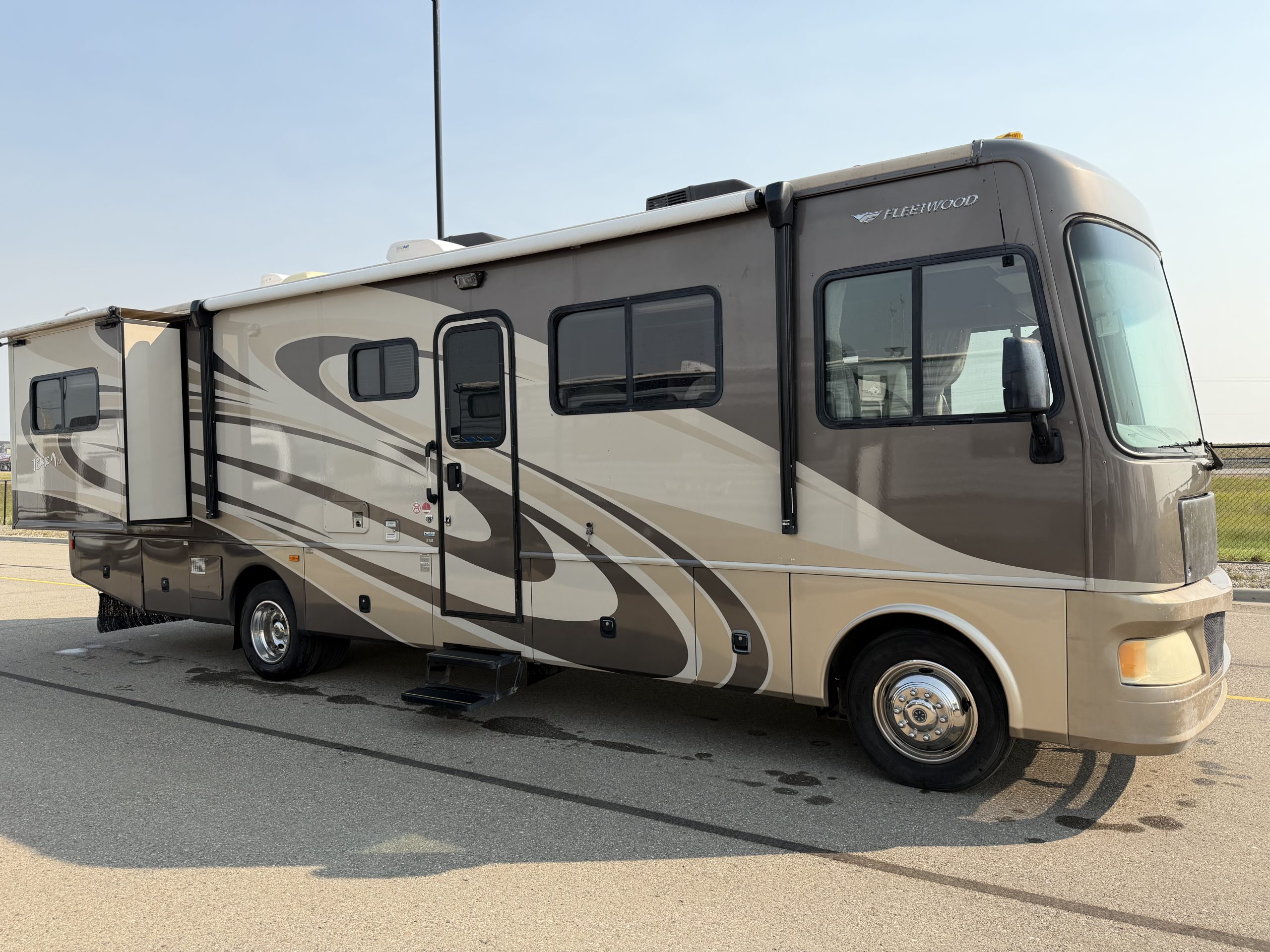 2008 FLEETWOOD TERRA LX SERIES 31M
