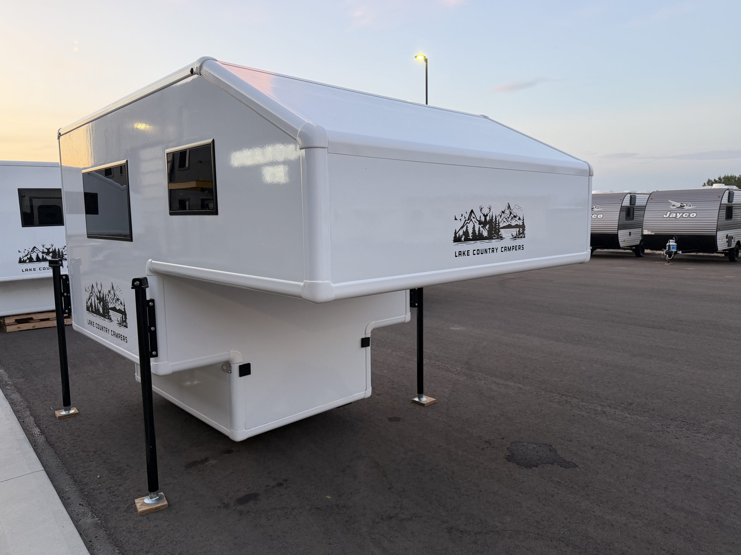 2027 LAKE COUNTRY CAMPER 6.5 EXT